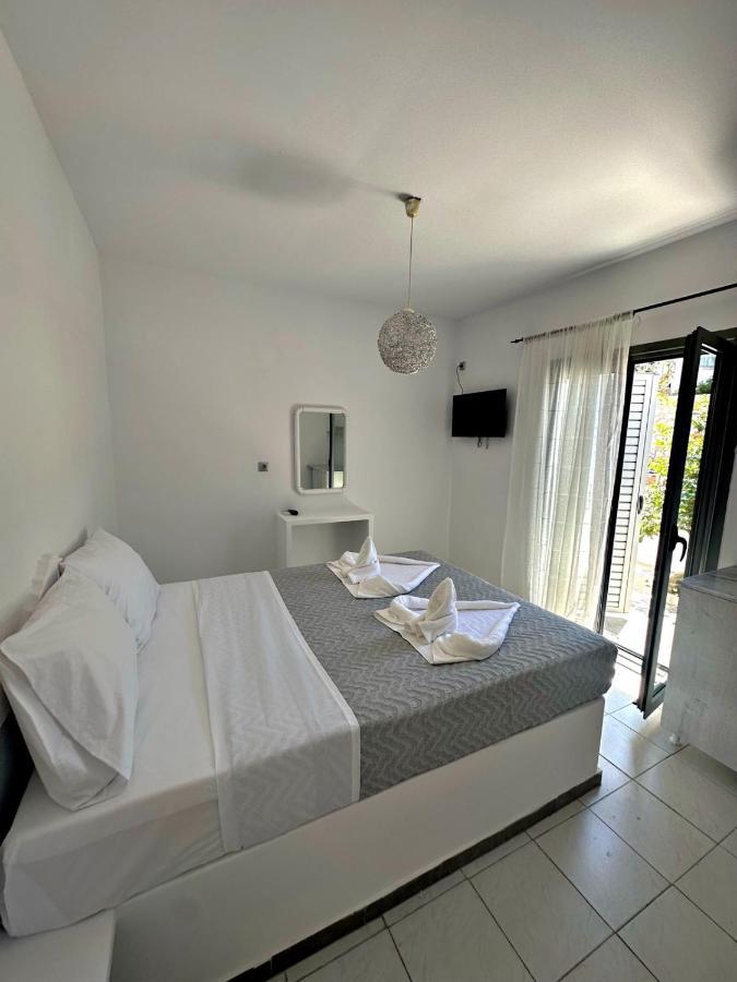 Santorini Style Rooms Vóthon Eksteriør bilde